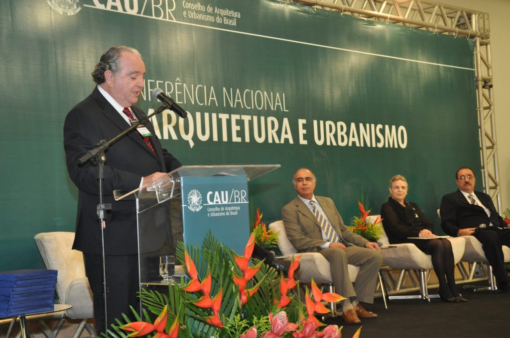 Antônio Luciano de Lima Guimarães em pronunciamento na I Conferência Nacional de Arquitetura e Urbanismo (2014, Fortaleza)